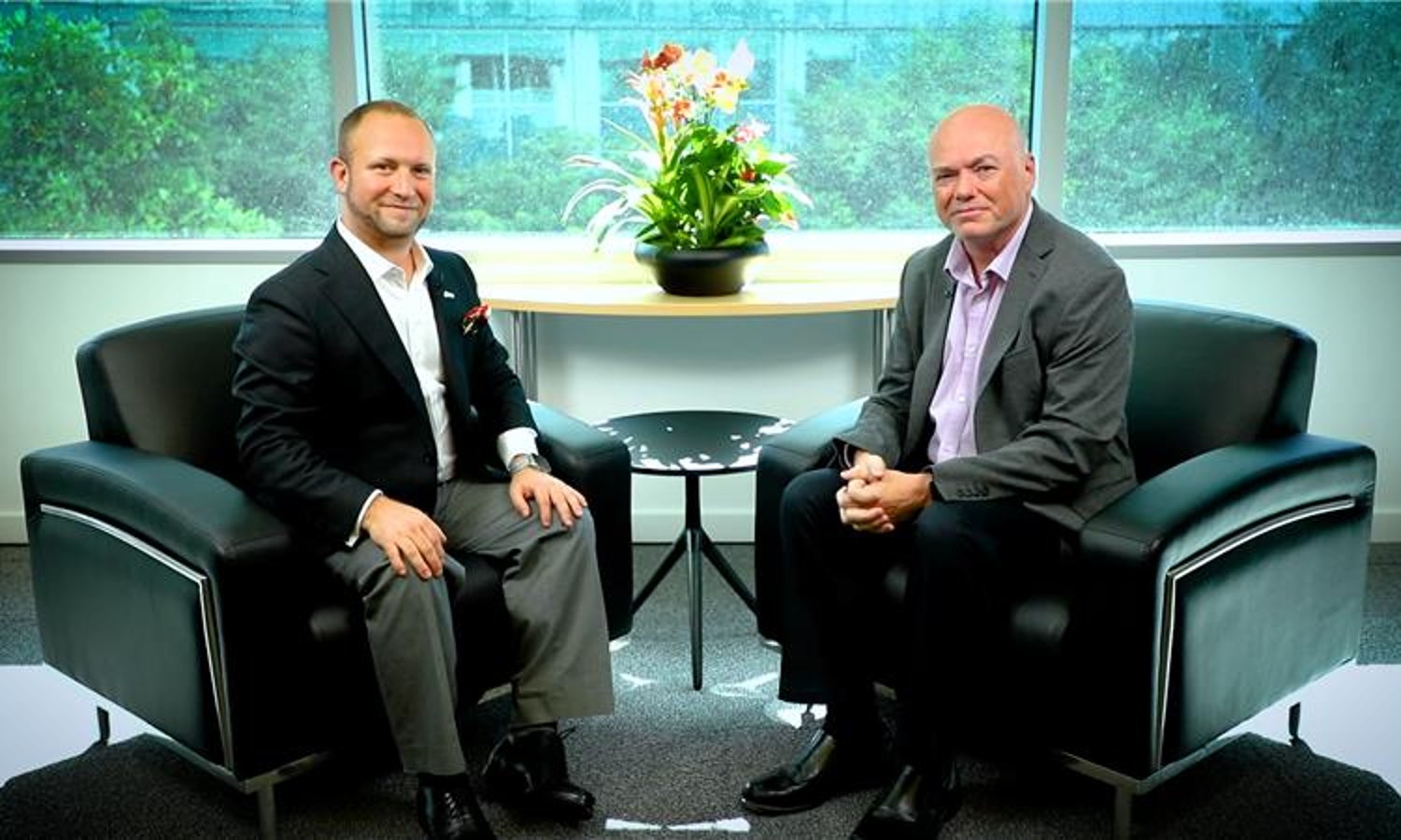 IBM 的 Alistair Symon 和美光的 Jeremy Werner 的座谈视频