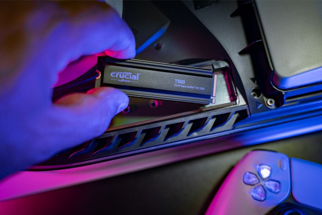 Crucial t500 ssd install image