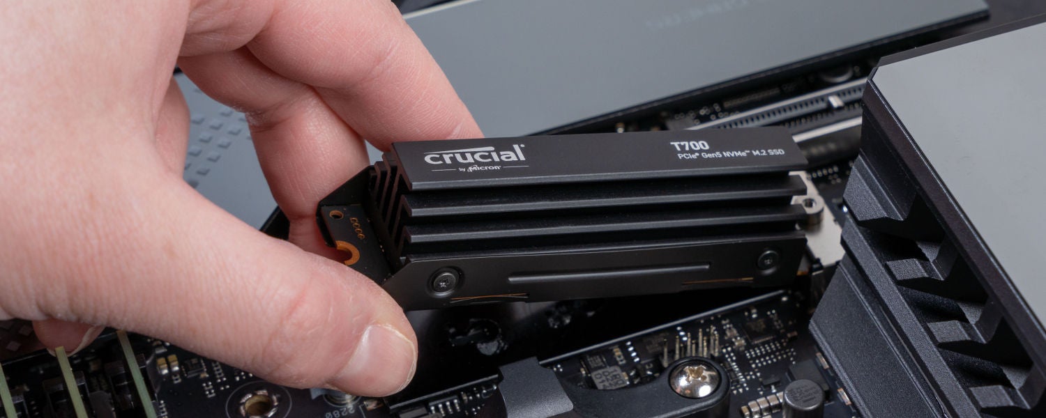 crucial-ssd-t700-with-heatsinkl-install