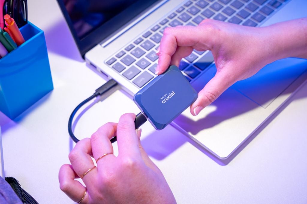 crucial-x10-classic-in-use-22